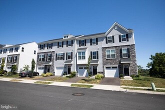 Building Photo - 829 Pecan Rd