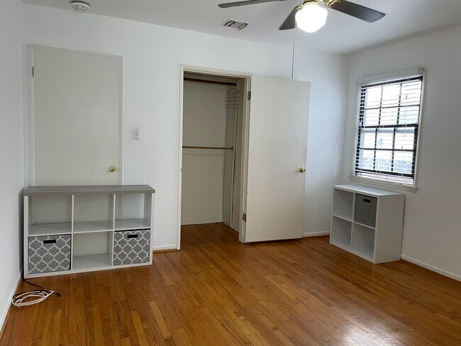 Large Bedroom - 2926 Glenn Ave