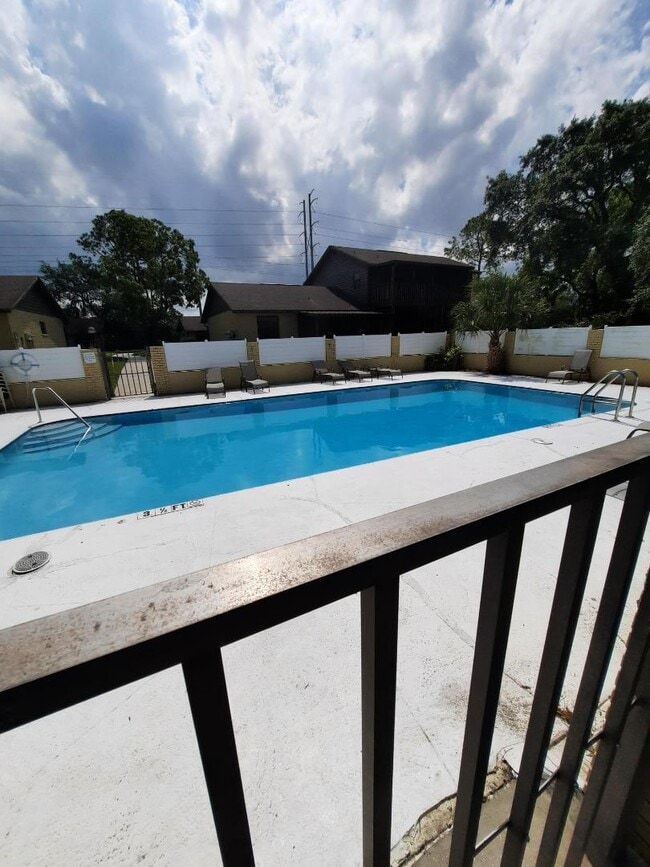 Building Photo - 533 E Curlew Pl