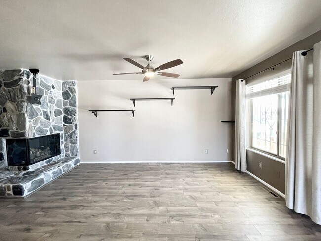 Building Photo - 3 Bedroom Condo in Arvada!