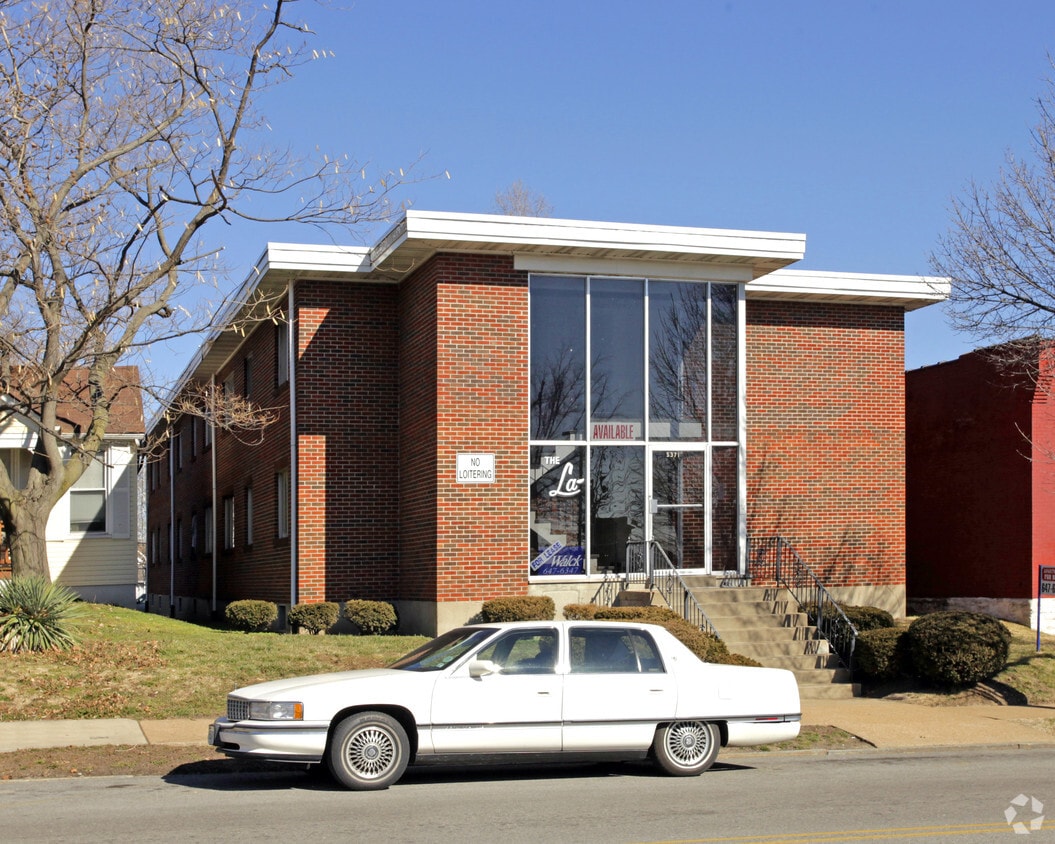 Building Photo - 5371 Arsenal St