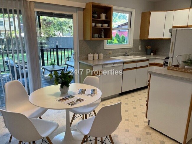 Foto del edificio - 2BD/1BA Portland Home - Fully Fenced Backy...