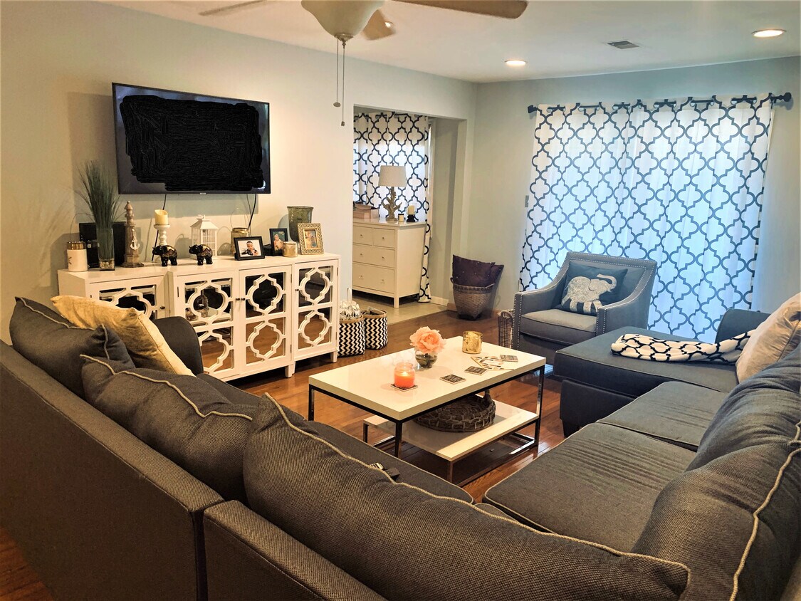 517 Sharon Garden Ct, Woodbridge Township, NJ 07095 Apartments in