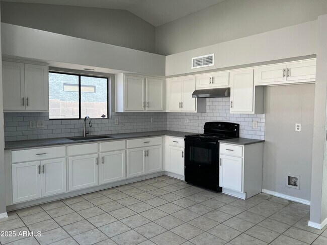 Foto del edificio - 7348 W Colter St