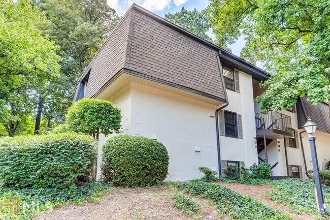 Building Photo - 140 Lablanc Way NW