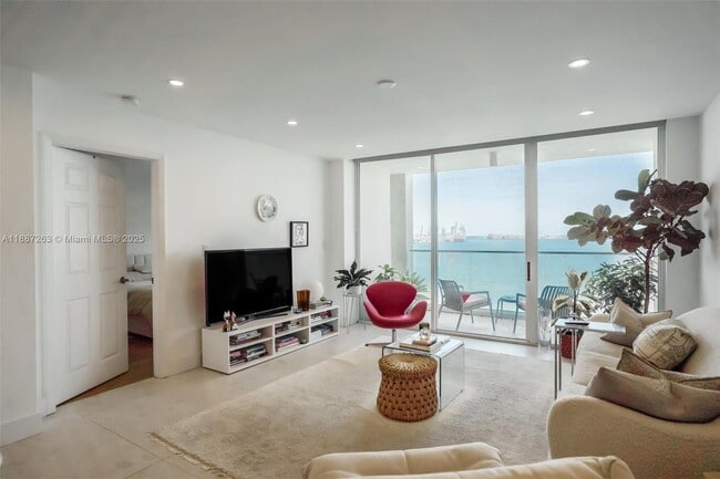 Building Photo - 800 Claughton Island Dr