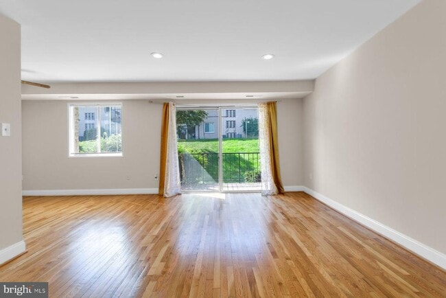 Foto del edificio - 5410 85th Ave