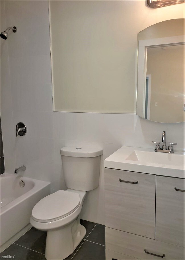 Building Photo - 2 br, 1 bath  - 52 Woodside Pl Apt 1L