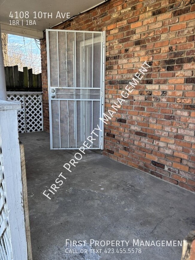 Building Photo - 4108 10th Ave