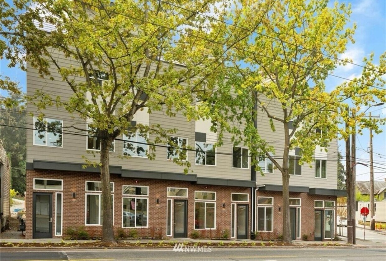 $500 Off 1 mo rent! Perfect Blend of Live... - $500 Off 1 mo rent!  Perfect Blend of Live...