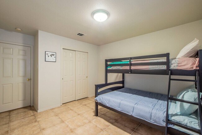 Building Photo - 16201 Mones Ln