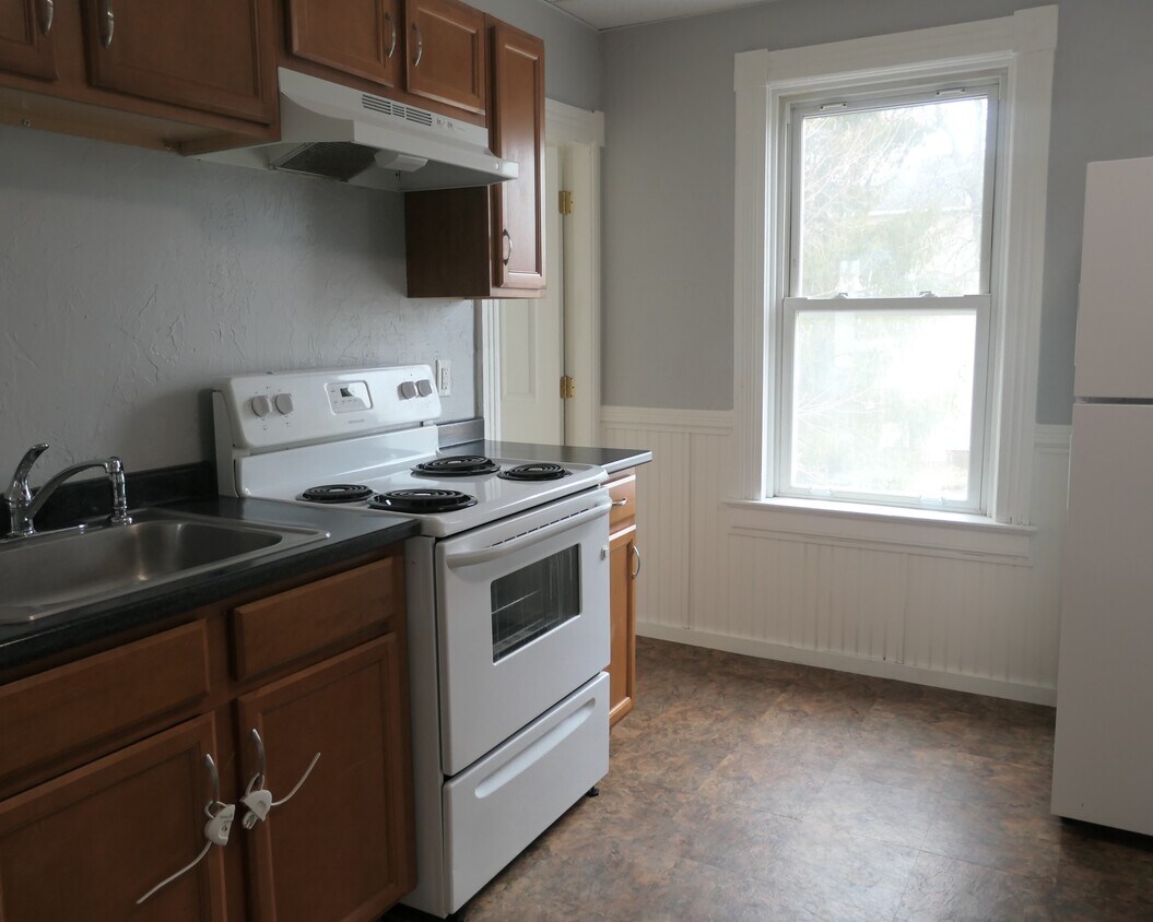 Primary Photo - 34 Esther St
