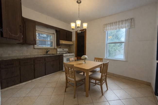 Foto del edificio - 106 Glen Ridge Ave