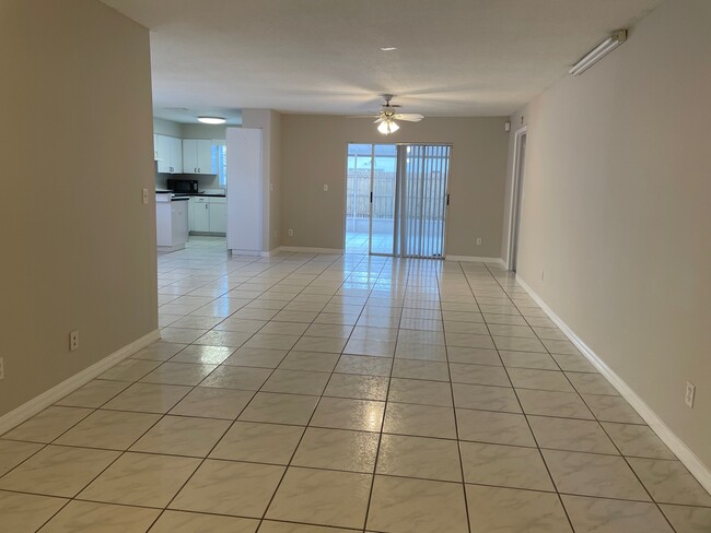 Foto del edificio - 3124 W Powhatan Ave