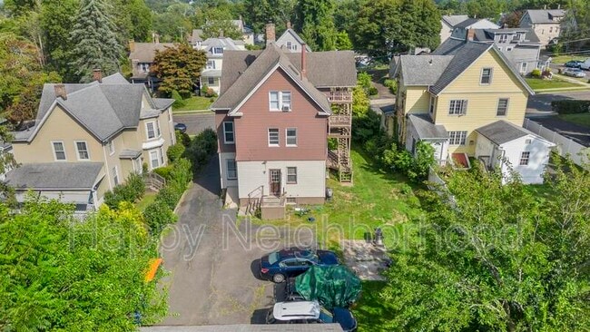 Building Photo - 183 Elm St