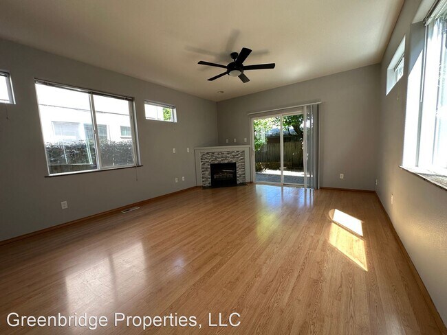 Building Photo - 3 br, 2.5 bath House - 4338 NE 69th Avenue