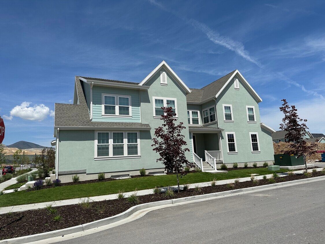 6808 W Meadow Grass Dr, South Jordan, UT 84009 House Rental in South