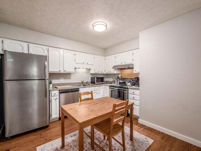 Foto del edificio - 285-287-287 E Deshler Ave