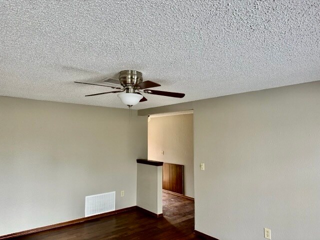 Building Photo - 708 Cherryvale Rd