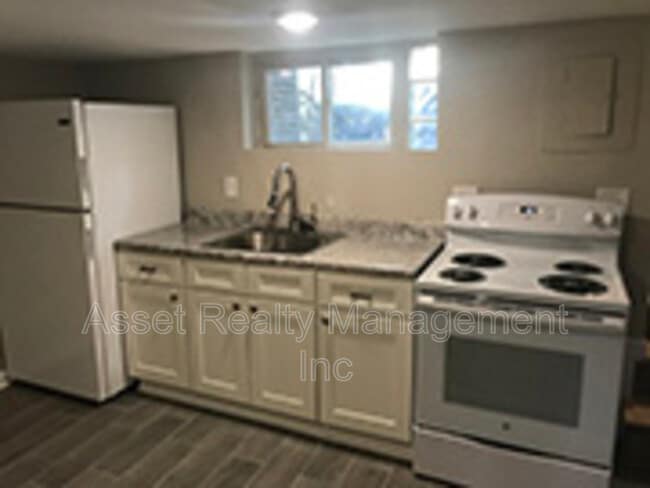 Building Photo - 602 Caswell Ave