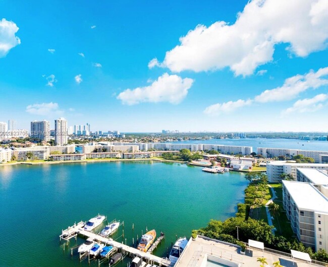 Foto del edificio - 18071 Biscayne Blvd