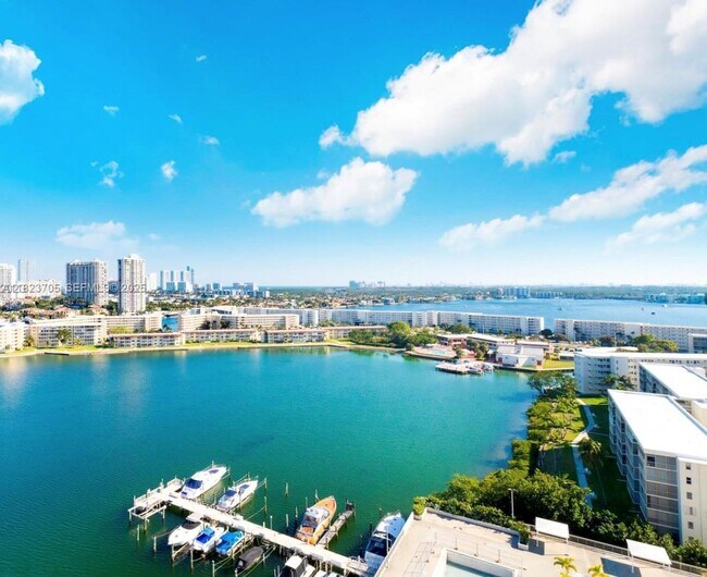 Building Photo - 18071 Biscayne Blvd