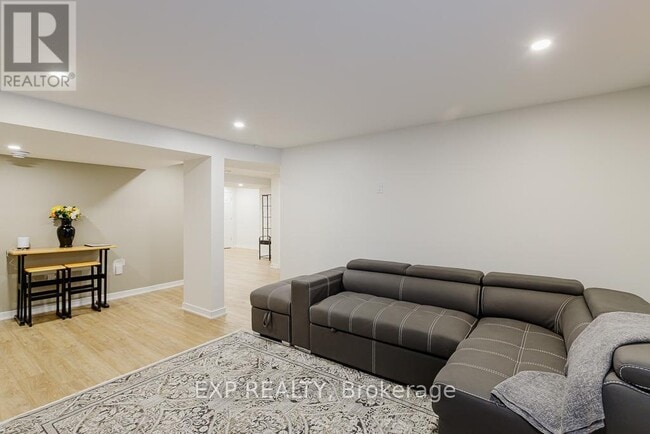 Photo du bâtiment - 194 Willow Creek Cir