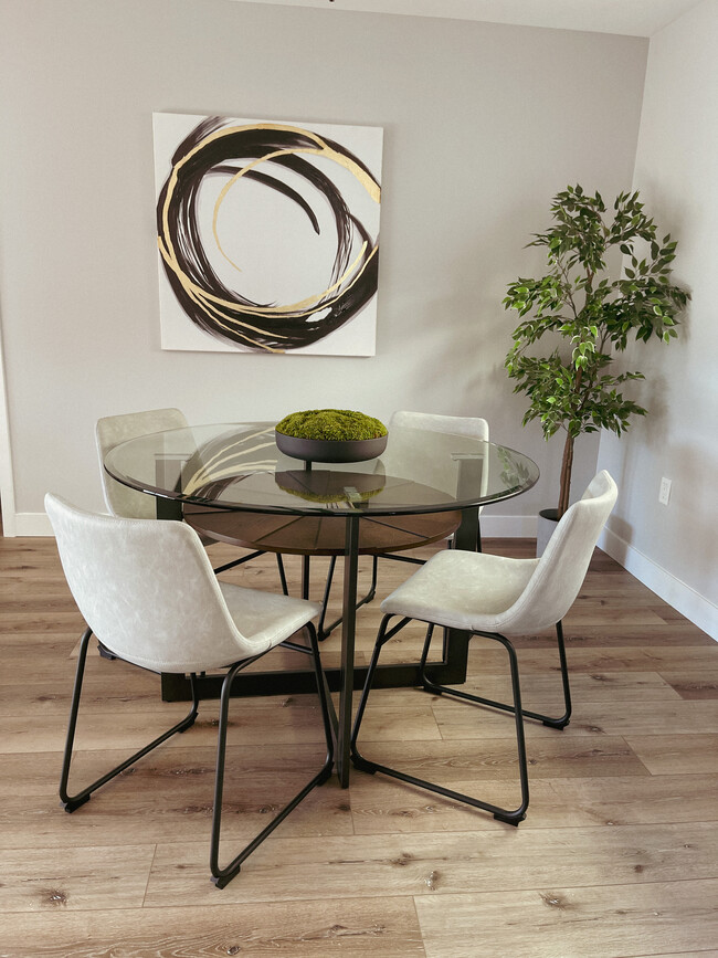 dining room - 6435 Kanan Dume Rd