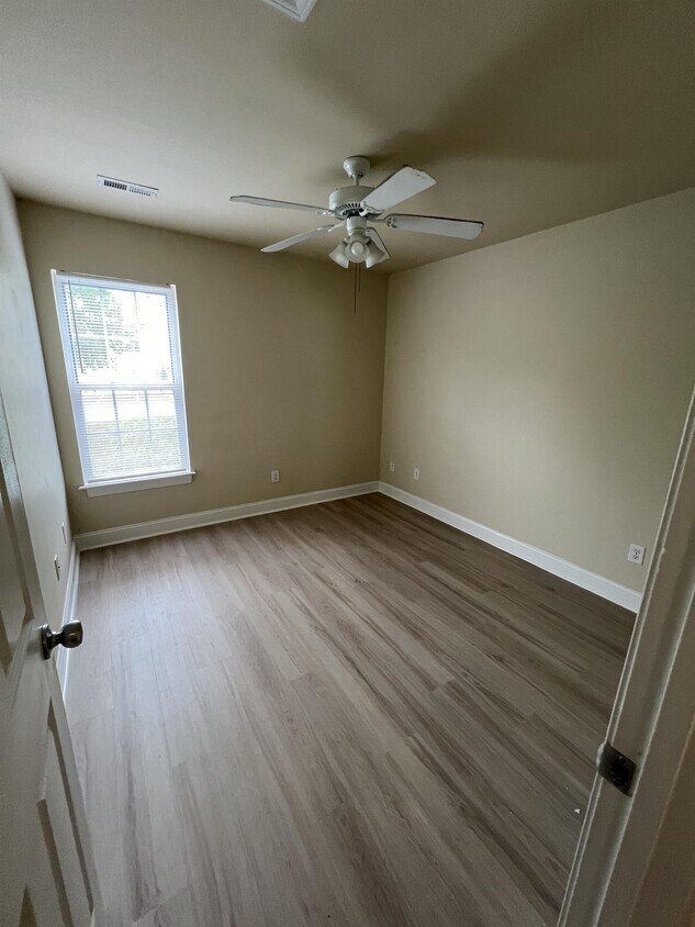 Building Photo - 4201 Brook Creek Ln