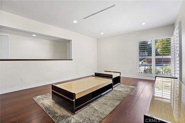 Building Photo - 11718 Paso Robles Ave
