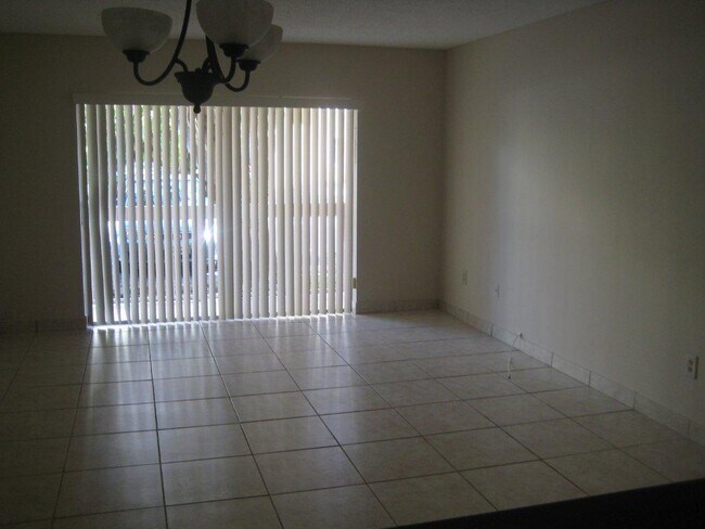 Living room - 7711 Camino Real