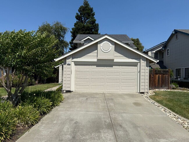 Foto del edificio - Updated 2 Bed + Loft / 2 Bath Home in Desi...