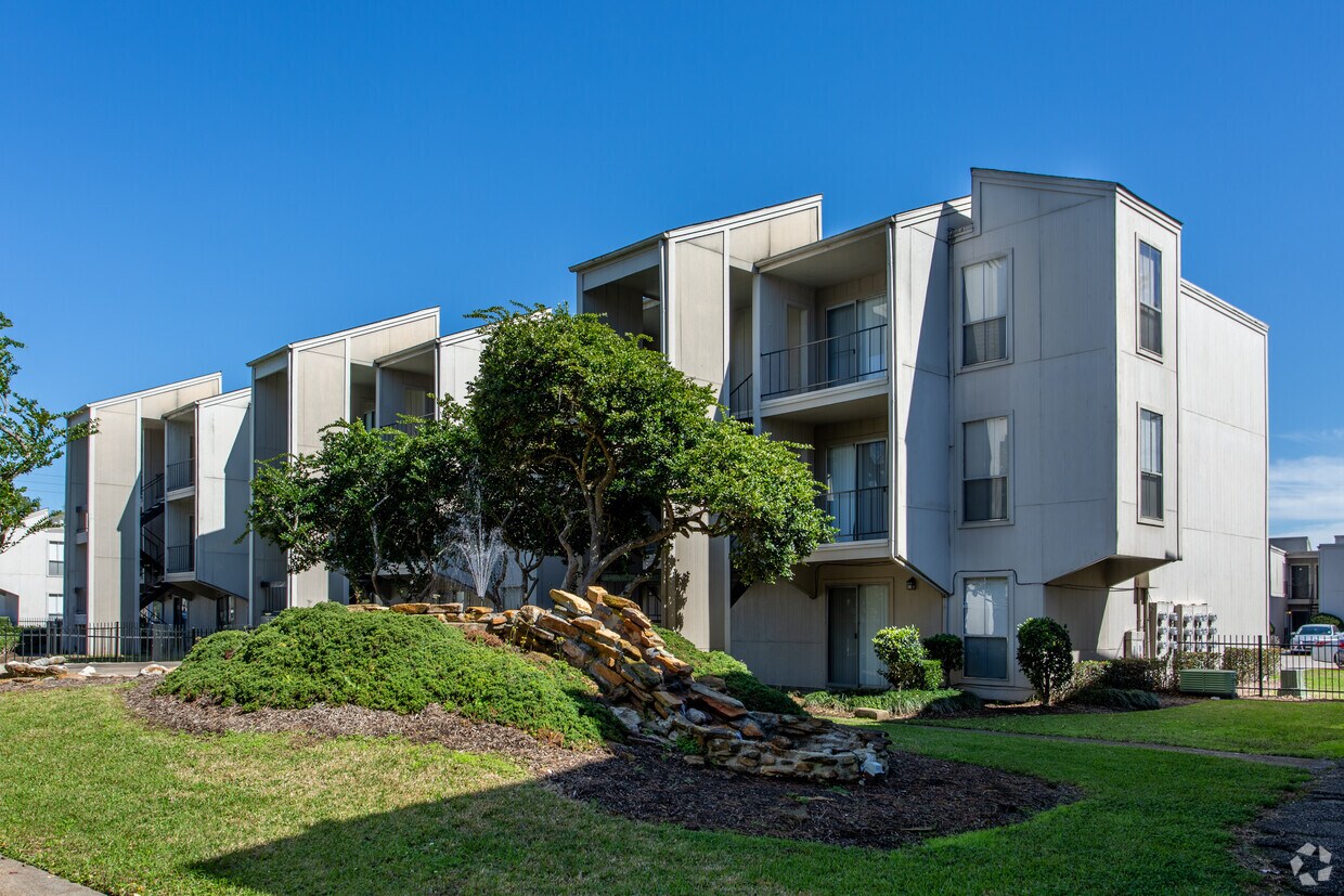 Fountain Woods Apartments in Beaumont, TX