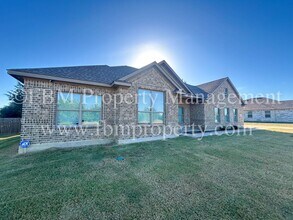 Building Photo - 1904 Uhl Rd