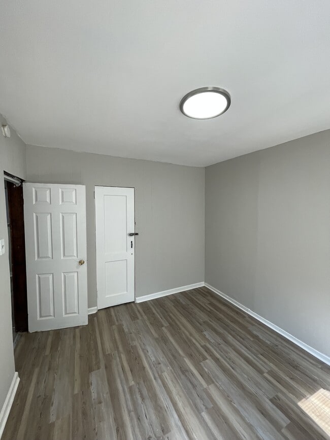 Building Photo - 2949 Hartville St