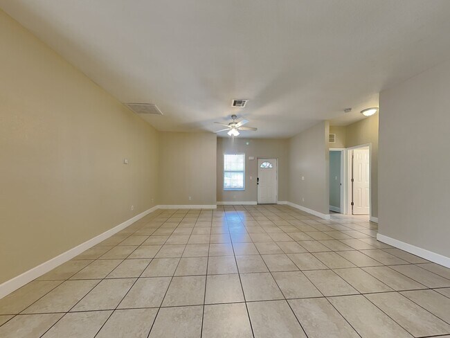 Foto del edificio - 9531 Starkey Rd