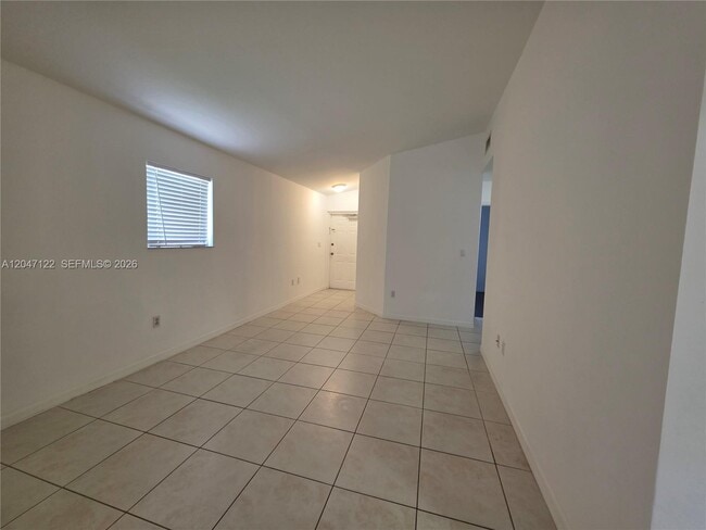 Foto del edificio - 3398 NE 9th Dr