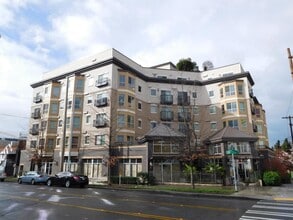 Building Photo - 1125 E Olive St