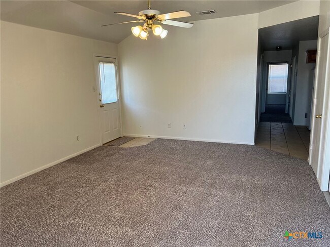 Foto del edificio - 1409 Cinch Dr