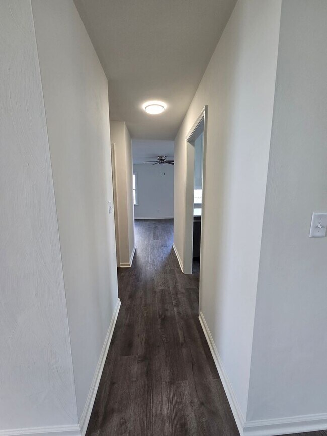 Foto del edificio - Beautifully renovated 4 bedroom home in Vi...