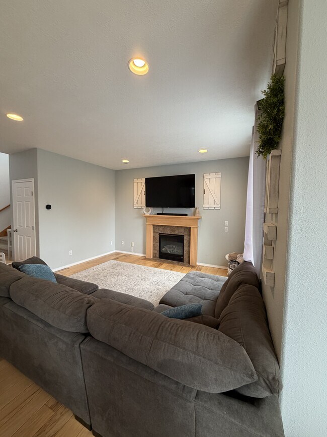 Foto del edificio - 7396 Pineview St NE