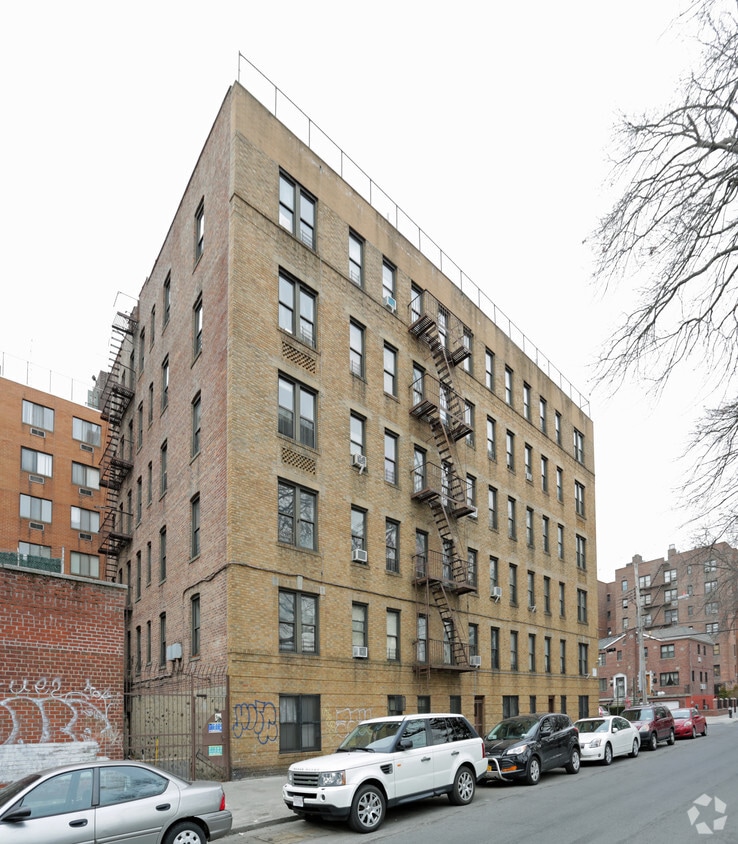 Building Photo - 3544 Wayne Ave