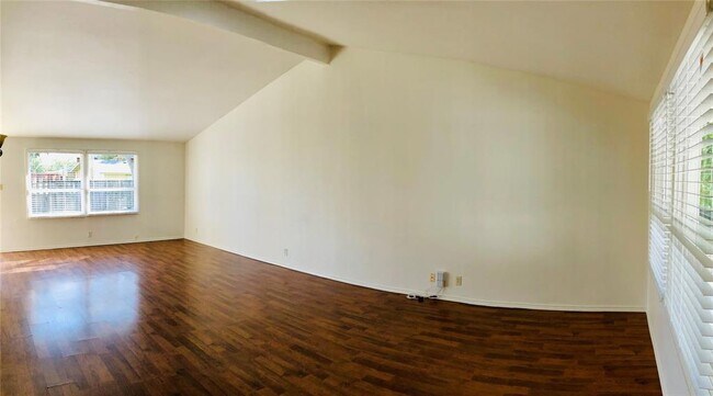 Foto del edificio - 817 Edgefield Dr