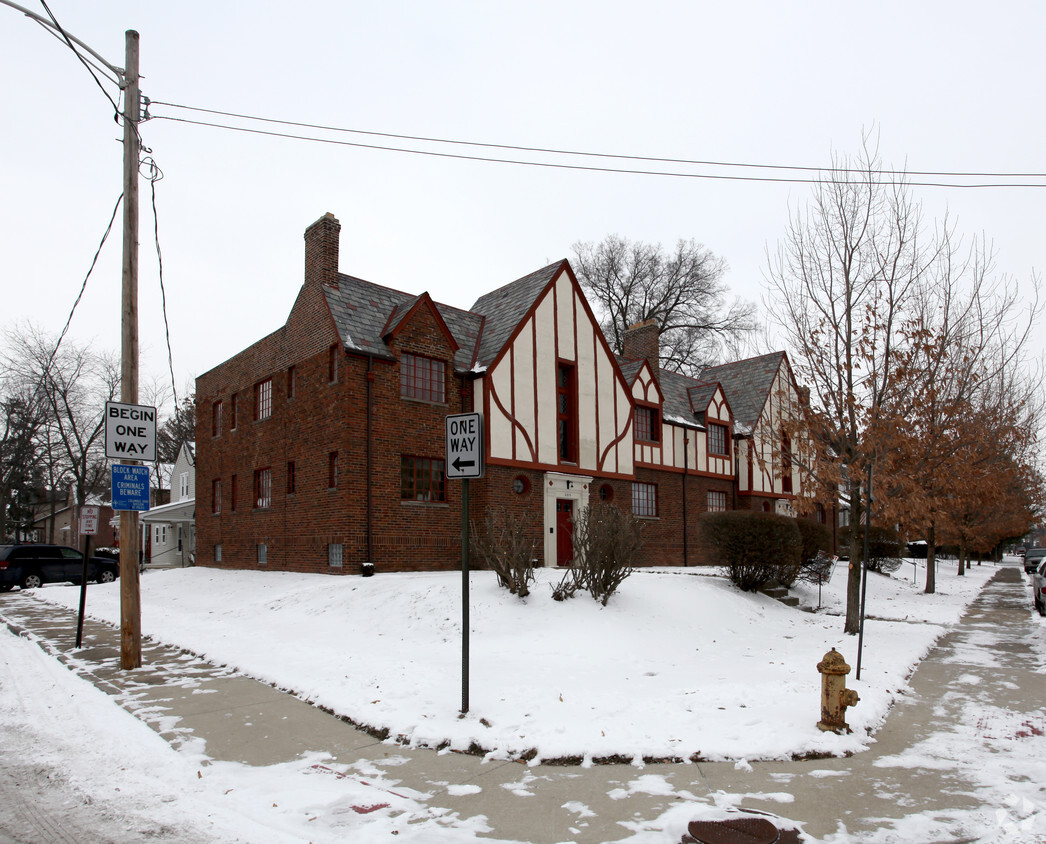 Primary Photo - 415-425 Rhoads Ave