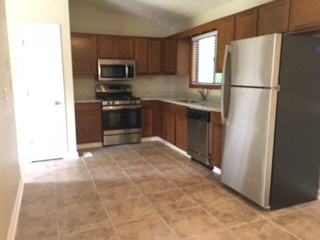 Foto del edificio - 2434 Wood Meadows Dr