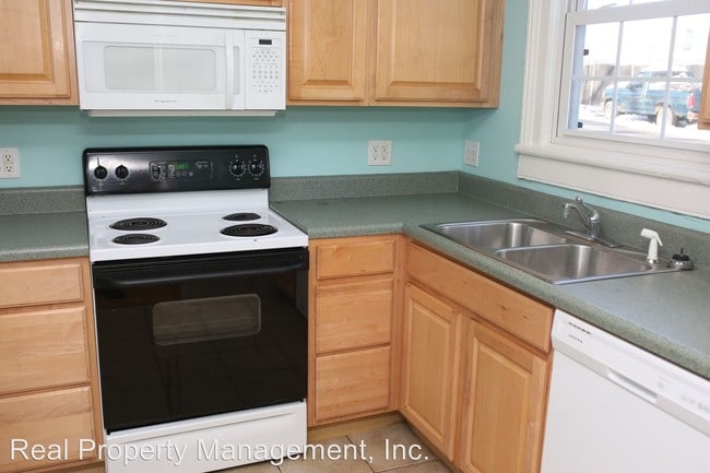 Building Photo - 4 br, 2 bath House - 421 9th St, NW