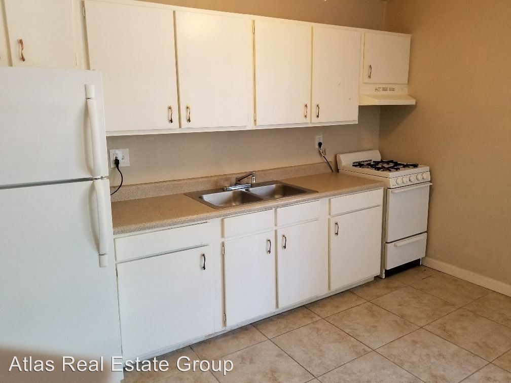 Foto principal - 319 E Brookside St