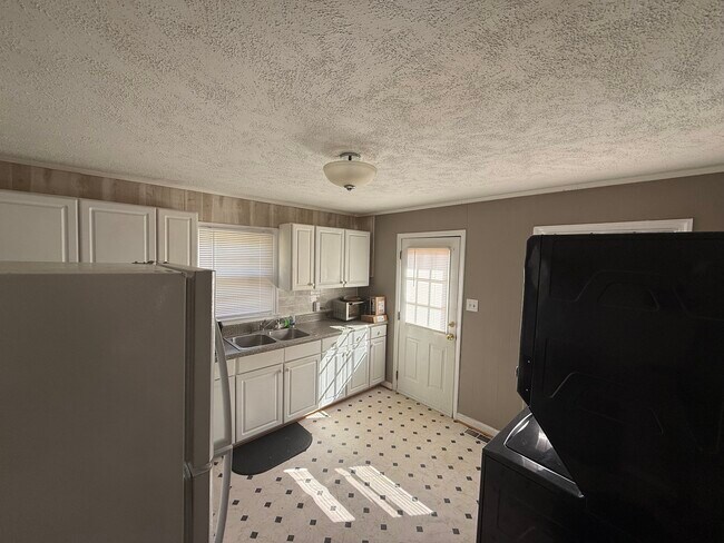 Foto del edificio - 324 Lake Orange Rd