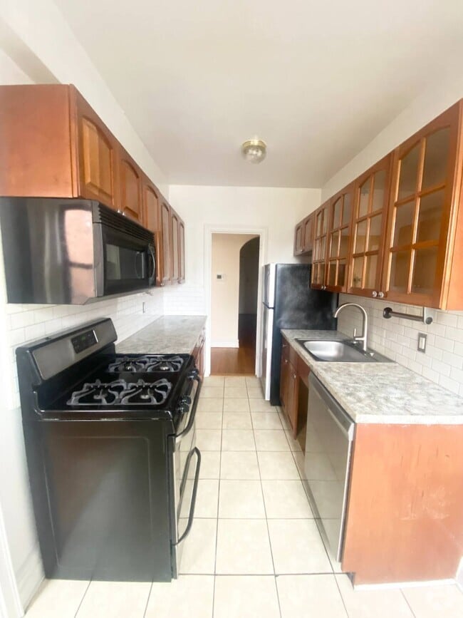 Building Photo - 112 Marine Ave