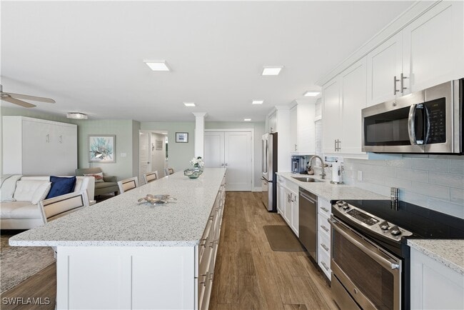 Foto del edificio - 1910 Gulf Shore Blvd N